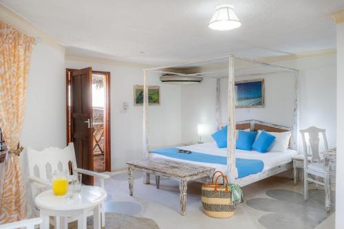 EXPLOREANS BEACH CLUB AND VILLAS WATATU