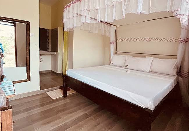LAKE JIPE ECO LODGE