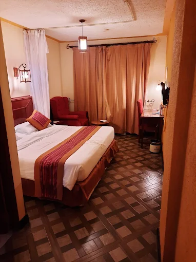 SEASONS AIRPORT HOTEL