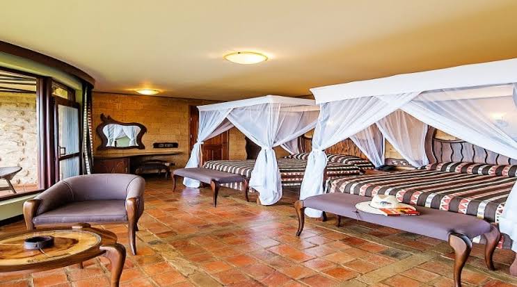 TRIPLE ROOM